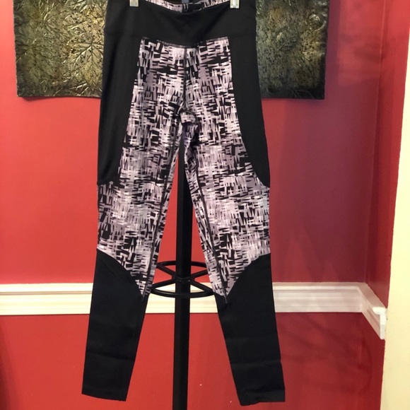 Lou & Grey Athletic Leggings - Picture 7 of 7